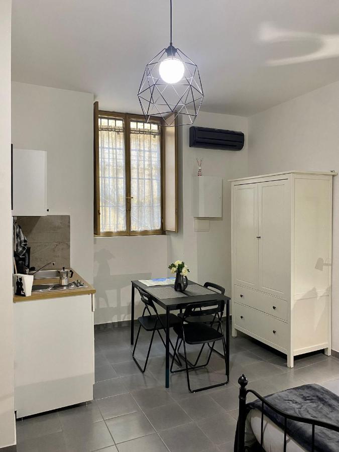 Appartamento Figurari Napoli-2 *